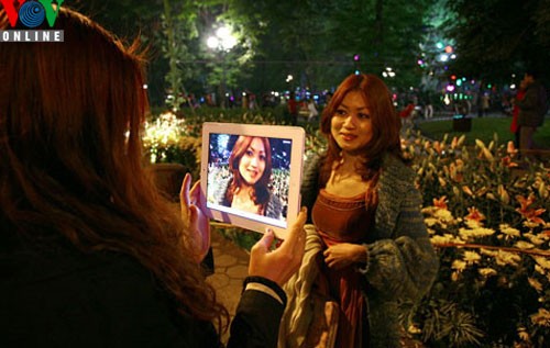 Flower street in Hanoi - ảnh 10